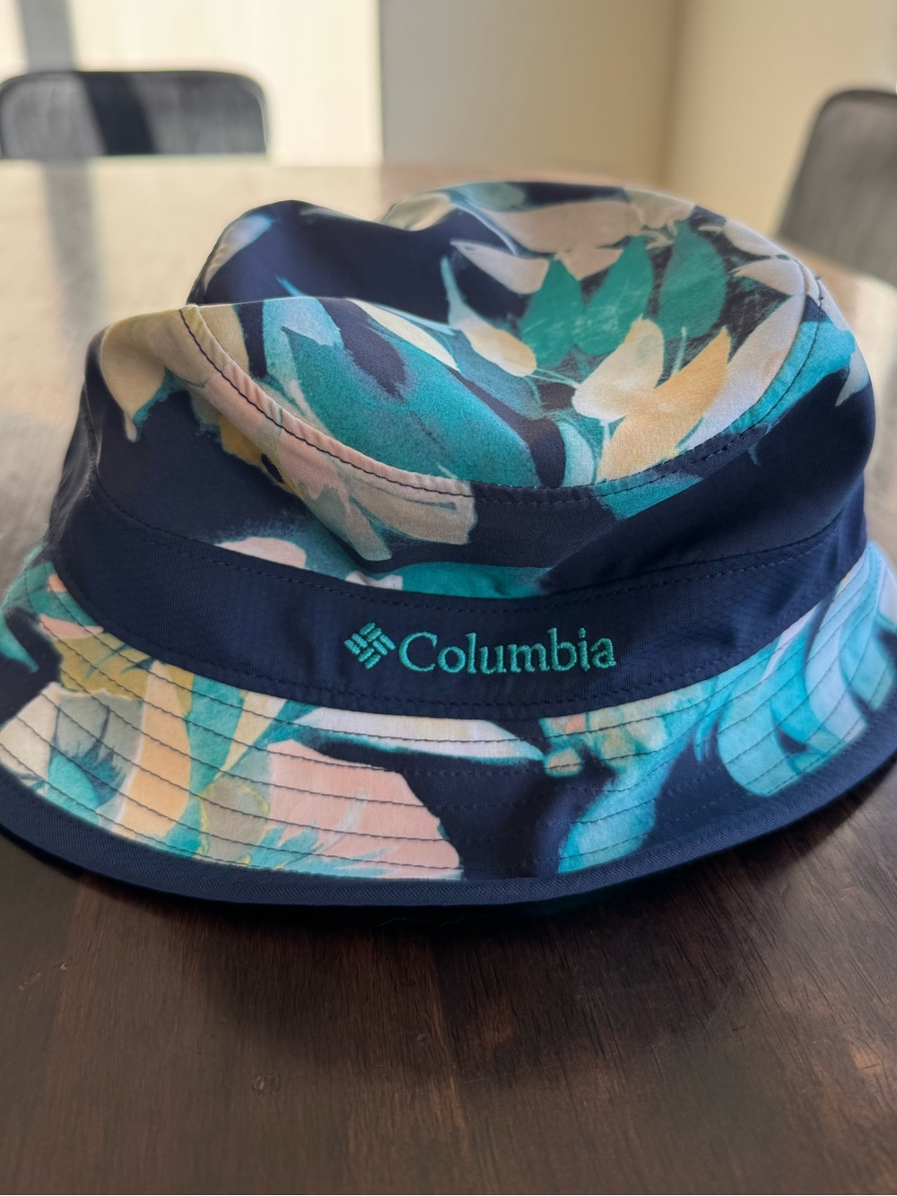 Columbia Omni-shade Tropical Print reversible Bucket Hat - Teal, Navy & Cream